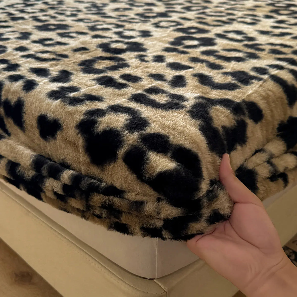Faux Rabbit Fur Leopard Print Fitted Sheet 3-Piece Set, Bedding Sheets, Bedsheet Sets, Bedding Set – Soft & Warm Solid Color Bedding, Set (Includes 1 Fitted Sheet + 1/2 Pillowcases), All-Season, Bedroom, Dorm, Sofa, Christmas Gift