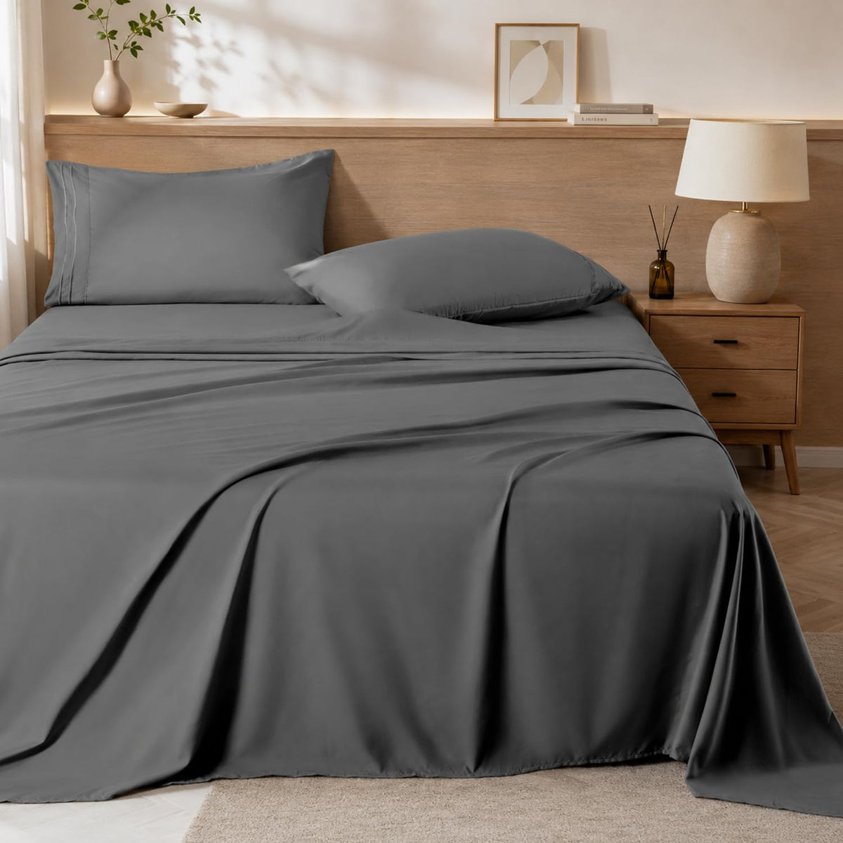 ROSE&RISY White Queen Sheet Set, 4 Pieces Soft Bedding Queen Sheet Set, Breathable and Cooling Sheets, Deep Pocket with 1 Fitted, 1 Flat, 2 Pillow Cases (White, Queen Size)