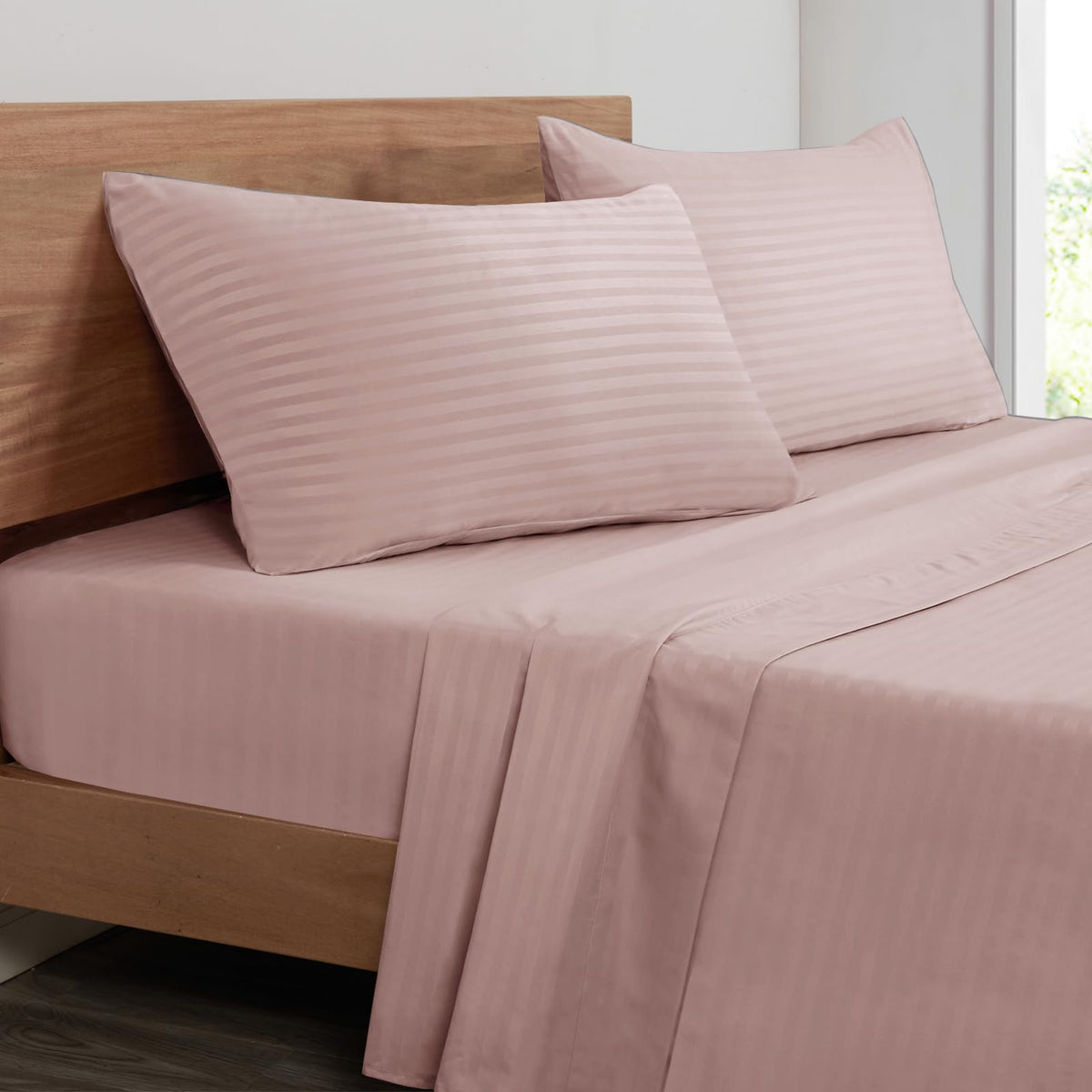 Mejoroom Queen Size Sheet Set - Hotel Luxury 1800 Bedding Sheets & Pillowcases - Deep Pocket Fitted Sheet, Soft, Breathable, Wrinkle & Fade Resistant - 4 Piece (Queen, Blush Pink)