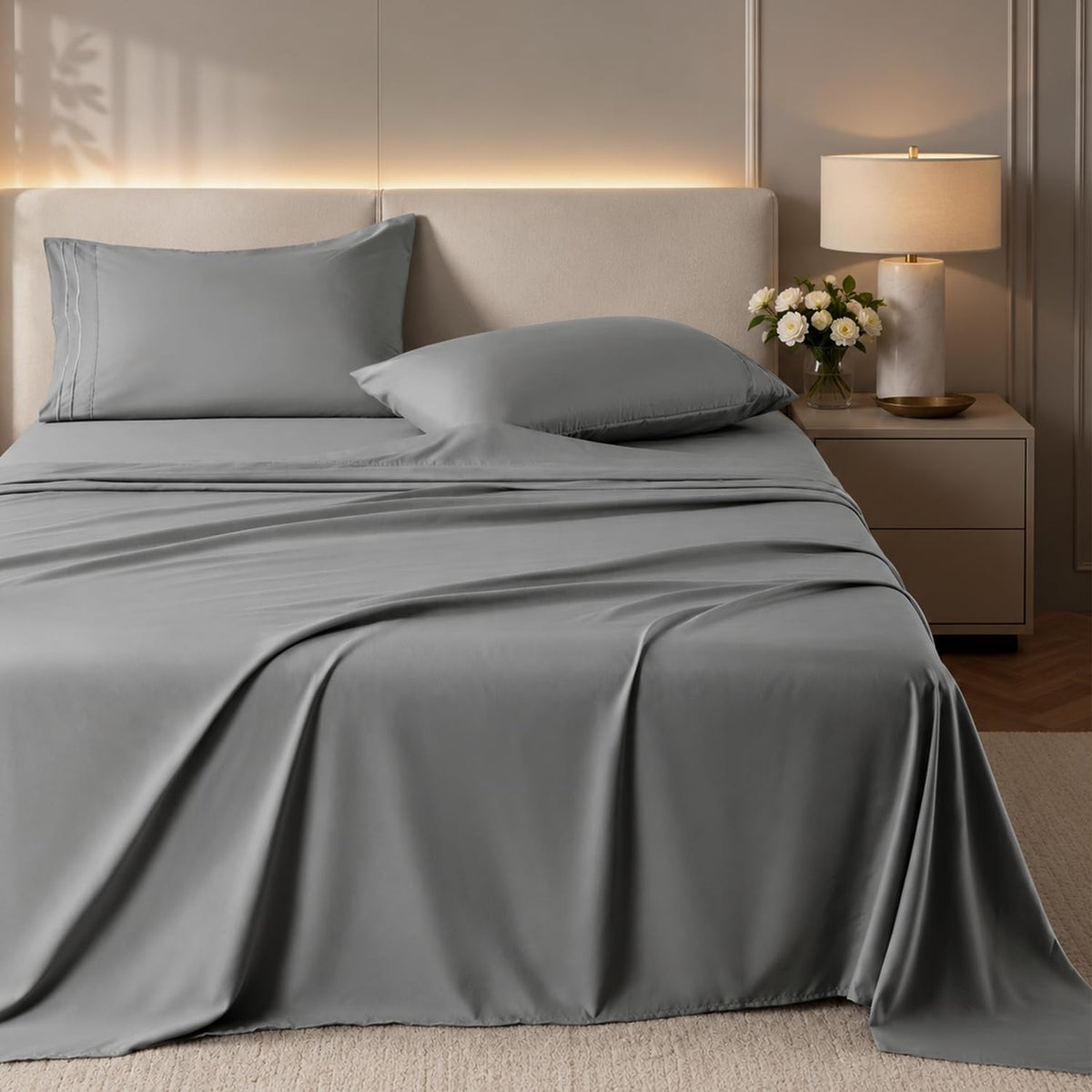 ROSE&RISY White Queen Sheet Set, 4 Pieces Soft Bedding Queen Sheet Set, Breathable and Cooling Sheets, Deep Pocket with 1 Fitted, 1 Flat, 2 Pillow Cases (White, Queen Size)