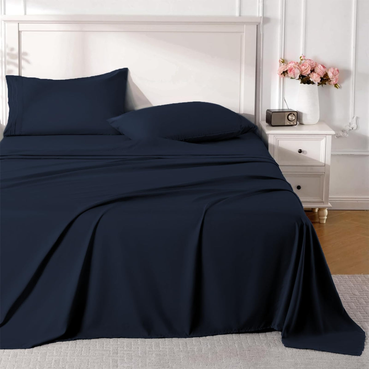 ROSE&RISY White Queen Sheet Set, 4 Pieces Soft Bedding Queen Sheet Set, Breathable and Cooling Sheets, Deep Pocket with 1 Fitted, 1 Flat, 2 Pillow Cases (White, Queen Size)