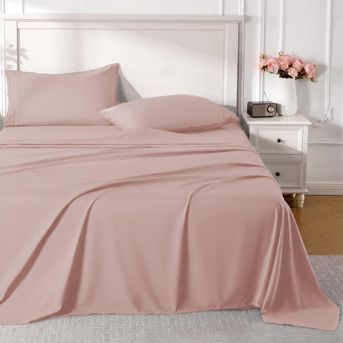 ROSE&RISY White Queen Sheet Set, 4 Pieces Soft Bedding Queen Sheet Set, Breathable and Cooling Sheets, Deep Pocket with 1 Fitted, 1 Flat, 2 Pillow Cases (White, Queen Size)