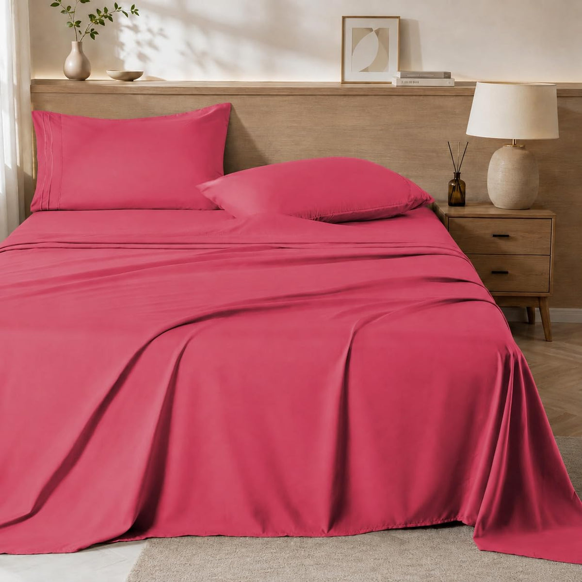 ROSE&RISY White Queen Sheet Set, 4 Pieces Soft Bedding Queen Sheet Set, Breathable and Cooling Sheets, Deep Pocket with 1 Fitted, 1 Flat, 2 Pillow Cases (White, Queen Size)