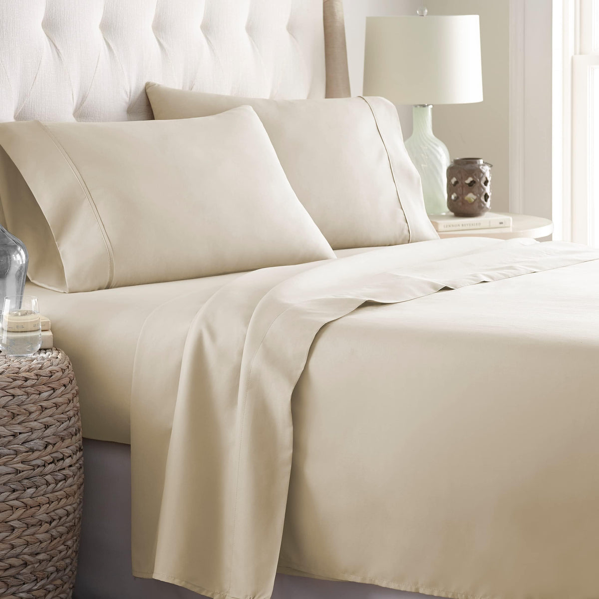 Danjor Linens Bed Sheet Set Queen Size for Hot Sleepers, Hotel Premium Sheets with 4 Pillowcases, Lightweight Brushed Microfiber Deep Pockets, Breathable Cooling 6 Piece Bedding Sets, White