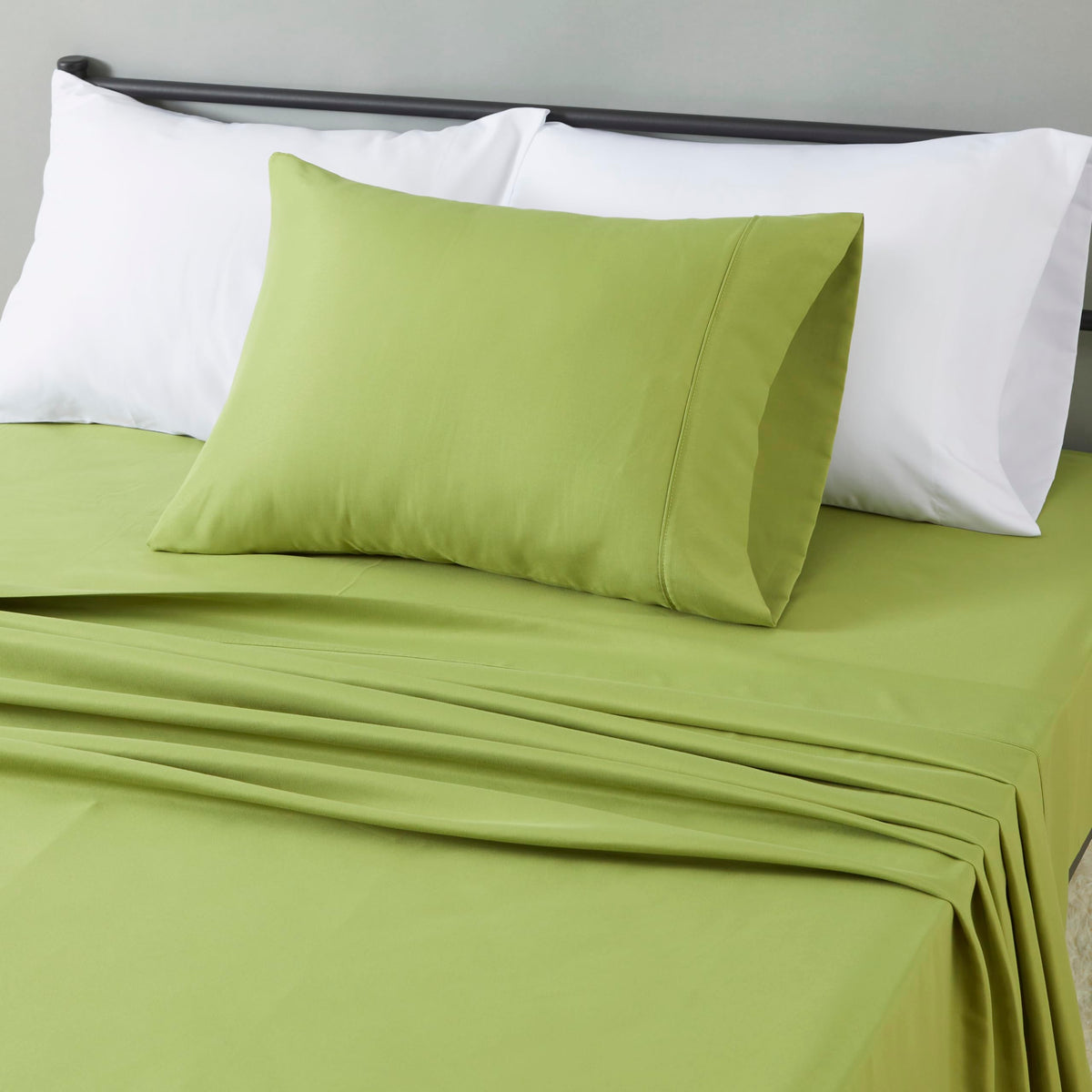 Amazon Basics Lightweight Super Soft Easy Care Wrinkle-Free Breathable Brushed Microfiber 3-Piece Bed Sheet Set with 14-Inch Deep Pockets, Twin, Dark Gray, Solid