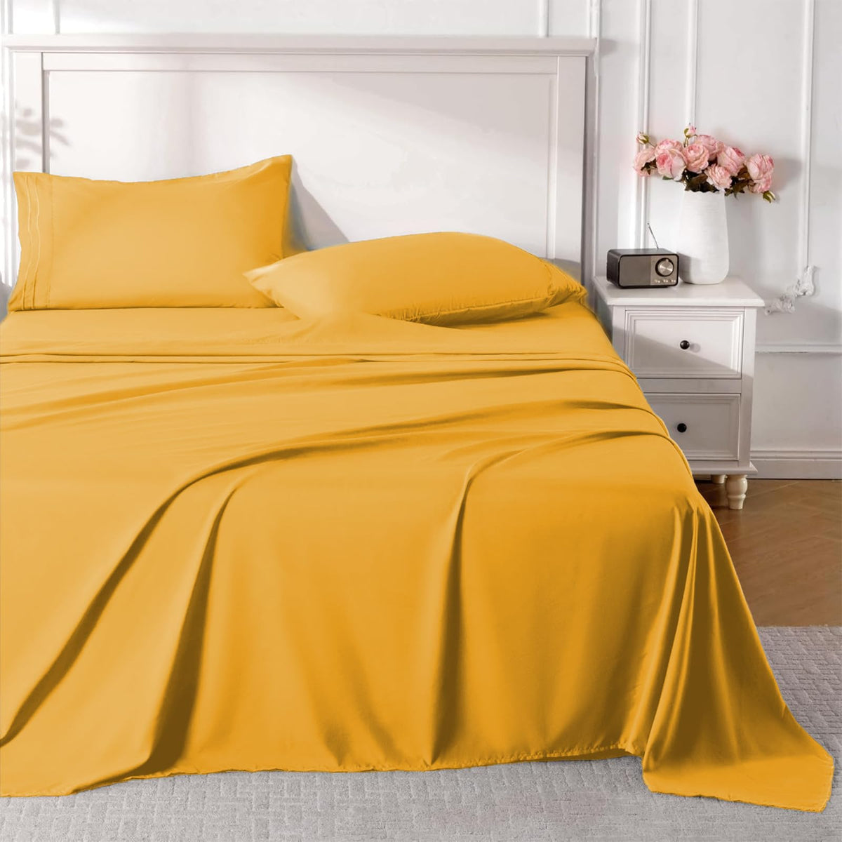 ROSE&RISY White Queen Sheet Set, 4 Pieces Soft Bedding Queen Sheet Set, Breathable and Cooling Sheets, Deep Pocket with 1 Fitted, 1 Flat, 2 Pillow Cases (White, Queen Size)