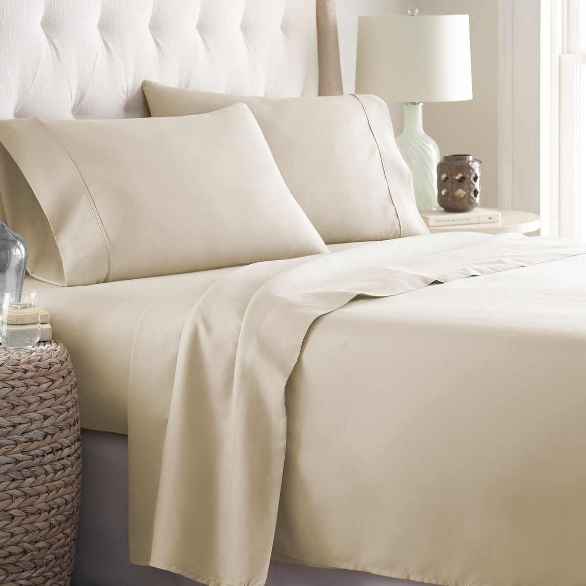 Danjor Linens Bed Sheet Set Queen Size for Hot Sleepers, Hotel Premium Sheets with 4 Pillowcases, Lightweight Brushed Microfiber Deep Pockets, Breathable Cooling 6 Piece Bedding Sets, White