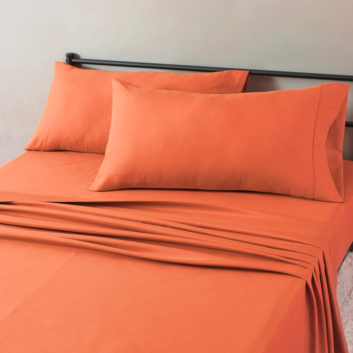 Amazon Basics Lightweight Super Soft Easy Care Wrinkle-Free Breathable Brushed Microfiber 3-Piece Bed Sheet Set with 14-Inch Deep Pockets, Twin, Dark Gray, Solid
