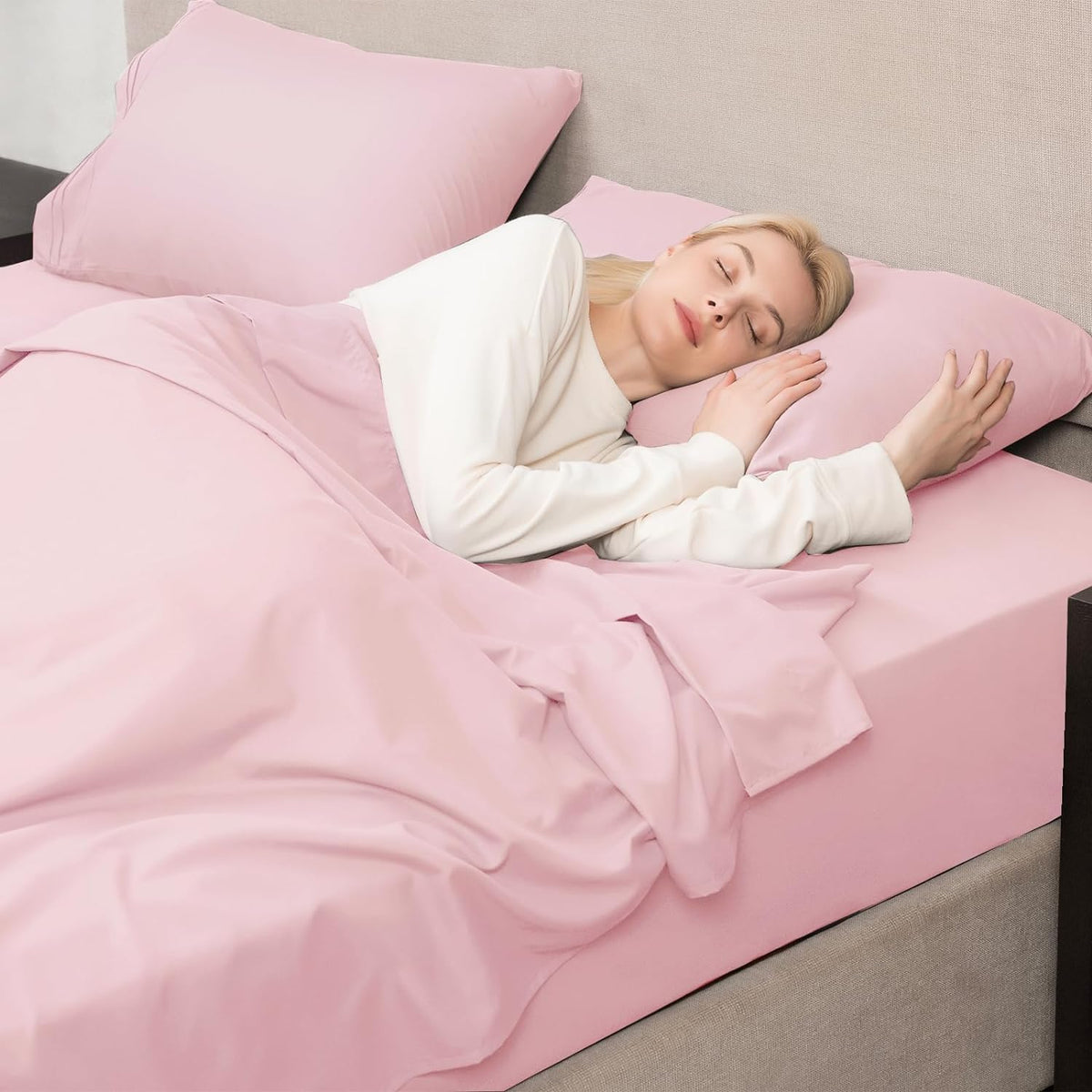 Mejoroom Queen Size Sheet Set - Hotel Luxury 1800 Bedding Sheets & Pillowcases - Deep Pocket Fitted Sheet, Soft, Breathable, Wrinkle & Fade Resistant - 4 Piece (Queen, Blush Pink)