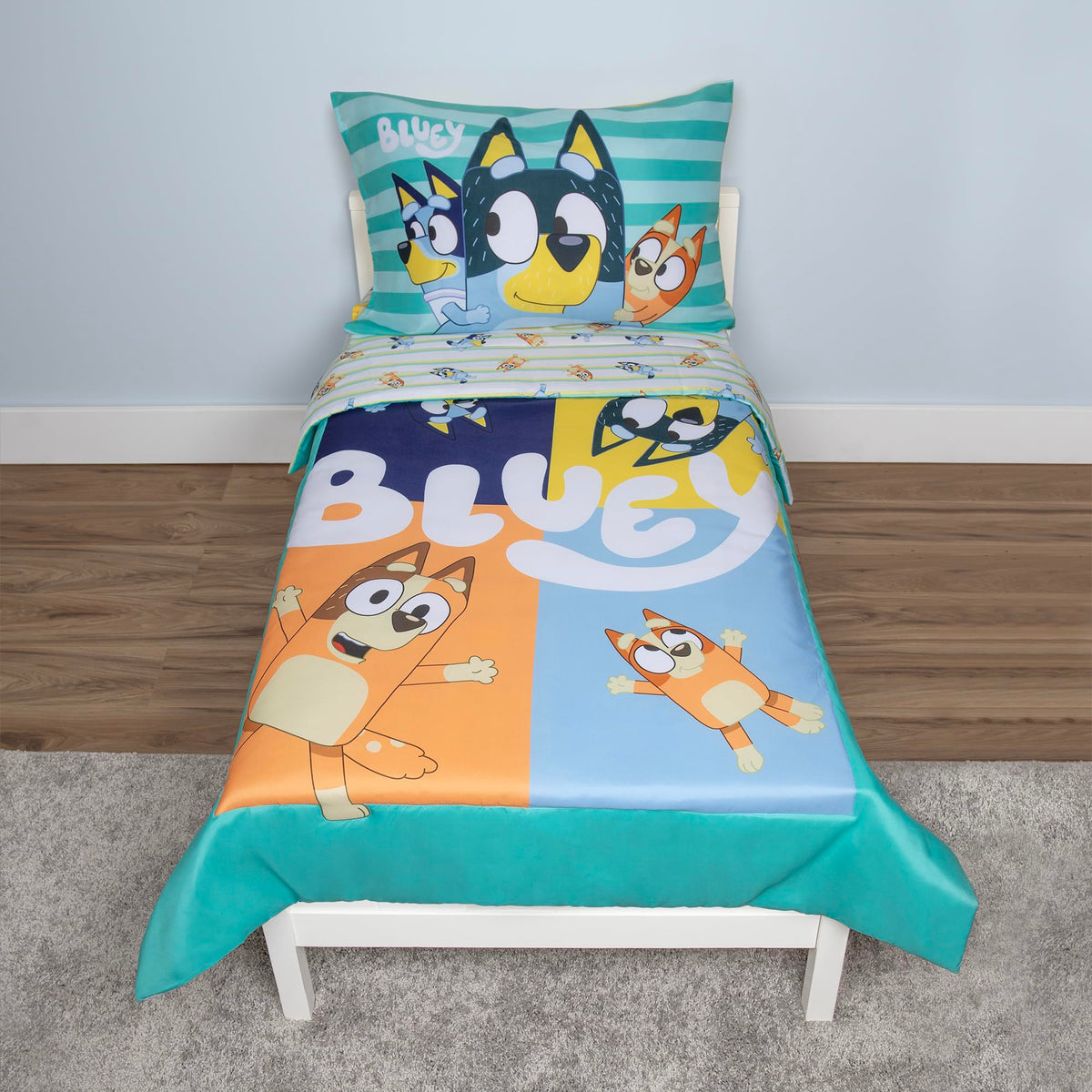 Bluey Sheet Set - Fits Toddler Bed or Crib Mattress - Fitted Sheet and Pillow Case, Green