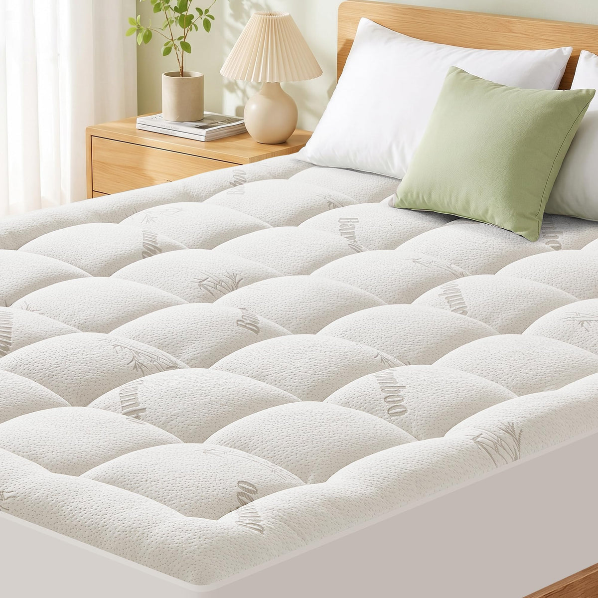 Mattress Pad Queen Size, Cooling Pillow Top Mattress Topper, Ultra Soft Viscose from Bamboo, Breathable for Hot Sleepers, Deep Pocket 8"-20", Black