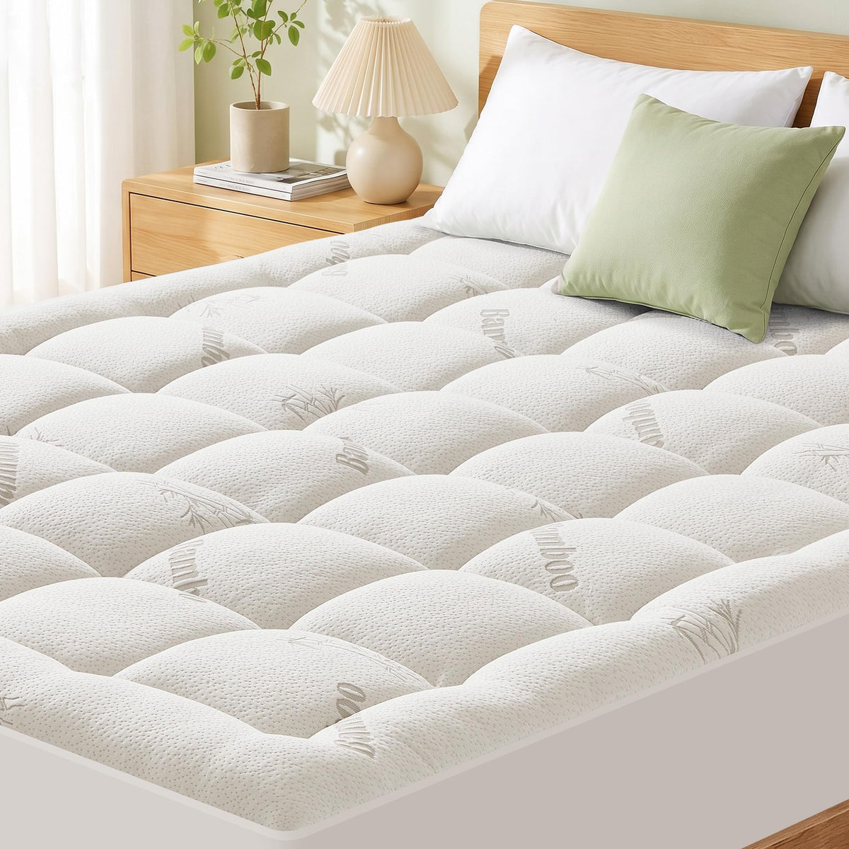 Mattress Pad Queen Size, Cooling Pillow Top Mattress Topper, Ultra Soft Viscose from Bamboo, Breathable for Hot Sleepers, Deep Pocket 8"-20", Black