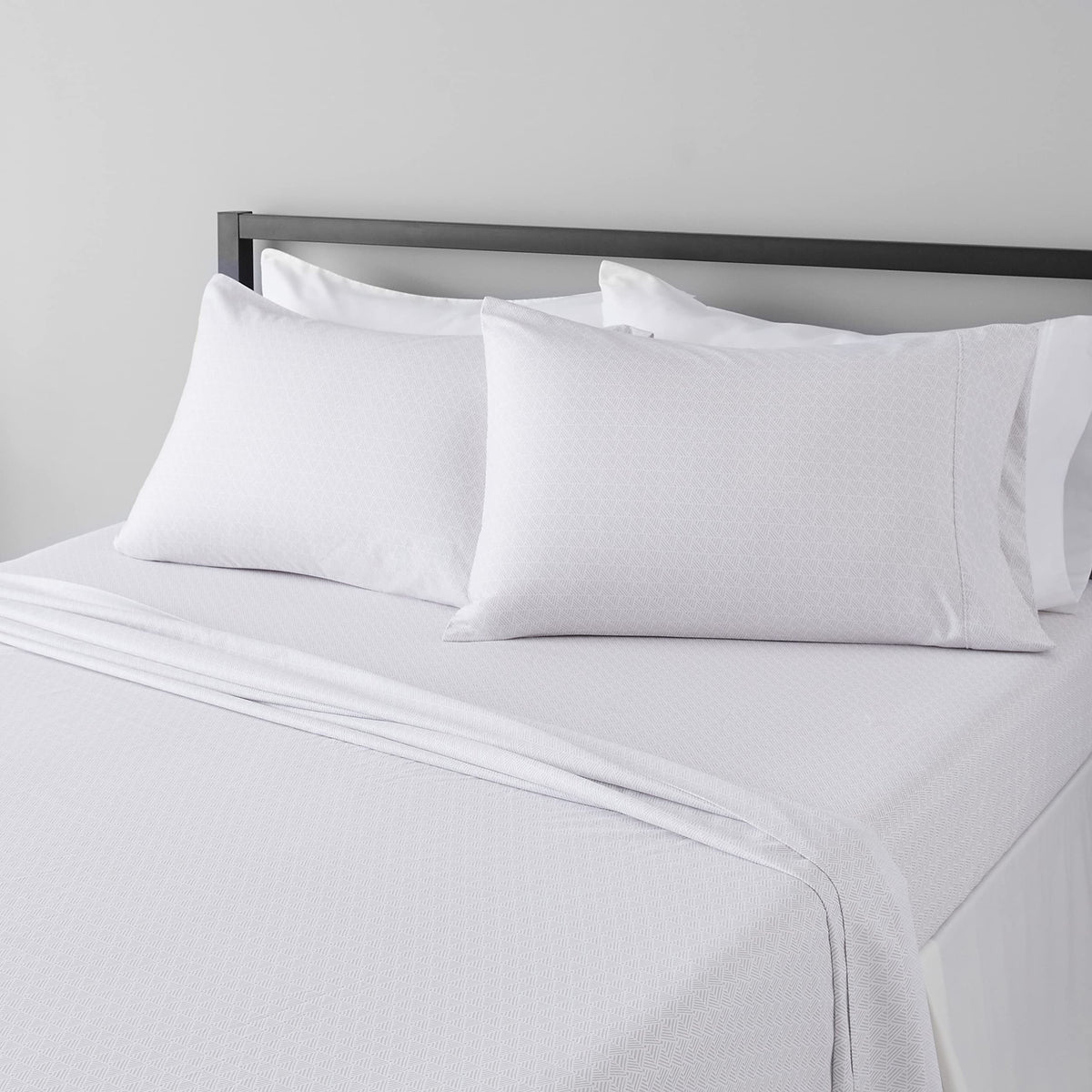 Amazon Basics Lightweight Super Soft Easy Care Wrinkle-Free Breathable Brushed Microfiber 3-Piece Bed Sheet Set with 14-Inch Deep Pockets, Twin, Dark Gray, Solid