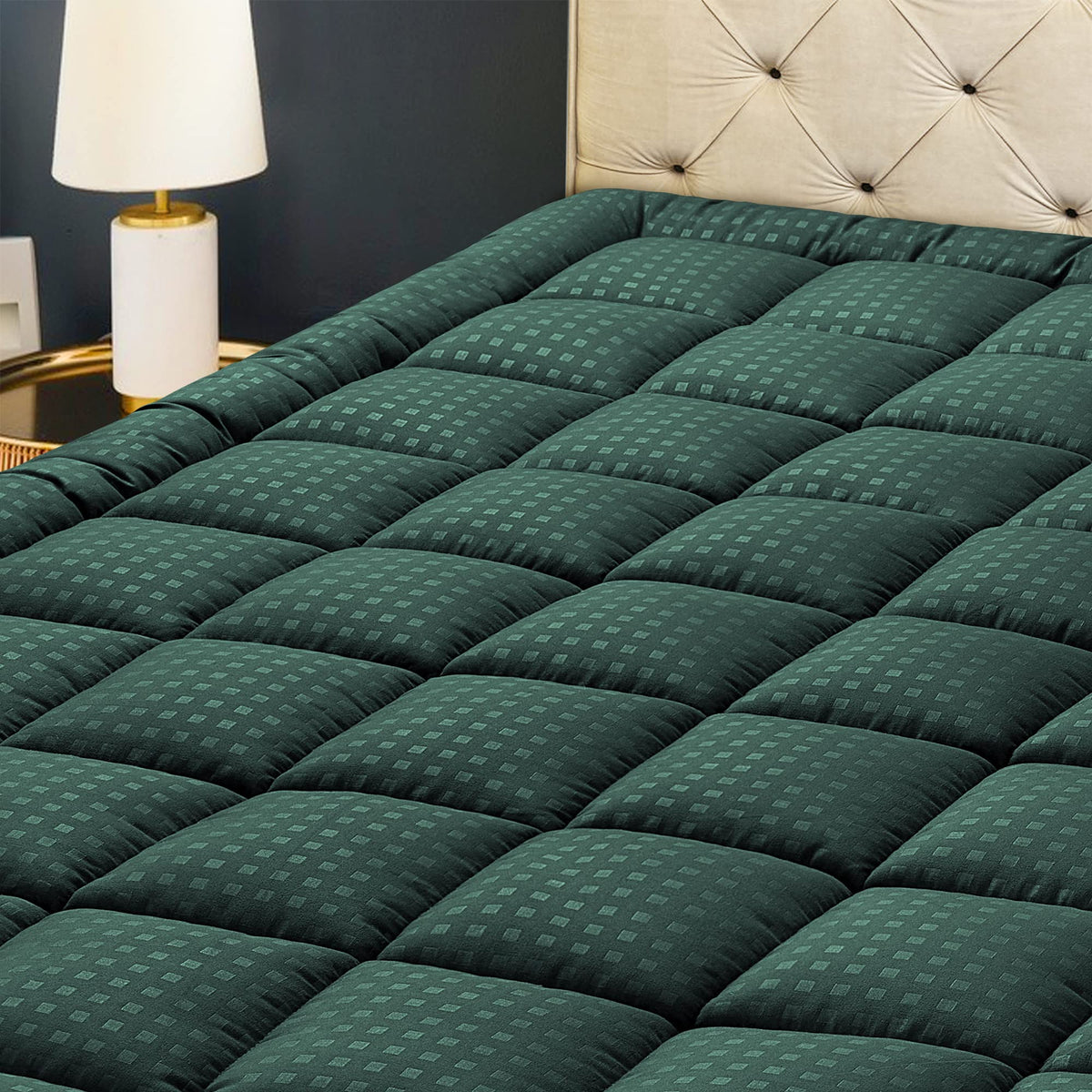 HYLEORY Queen Mattress Pad Quilted Fitted Mattress Protector Cooling Pillow Top Mattress Cover Breathable Fluffy Soft Mattress Topper with 8-21" Deep Pocket