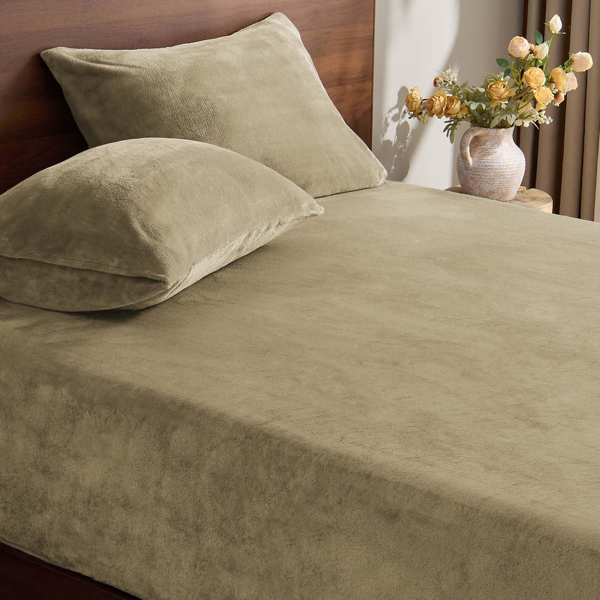 BEDELITE Fleece Queen Fitted Sheet & Pillowcases Set, Grey, 3 Pieces