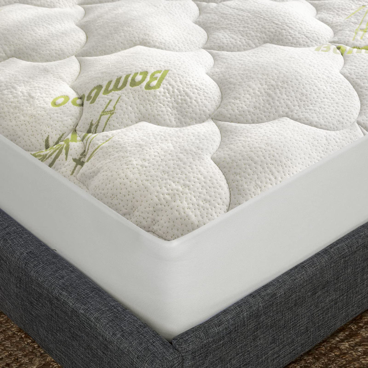 Queen Mattress Pad Thick Quilted Mattress Topper, Air Mattress Cover, Super Soft Breathable and Noiseless Down Alternative Fiber Extra Thick Mattress Pad with Deep Pocket Fits up to 23 Inch Mattress
