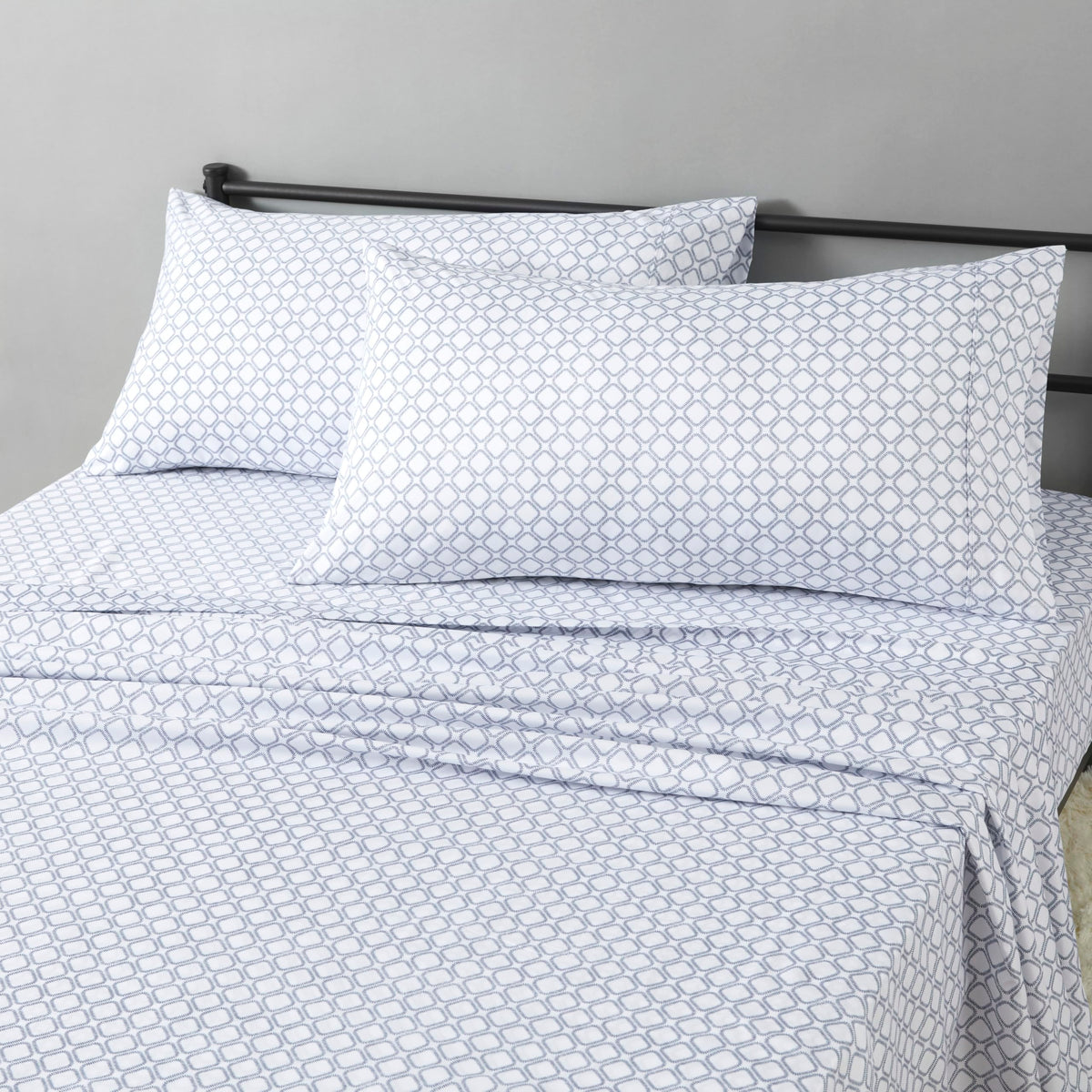 Amazon Basics Lightweight Super Soft Easy Care Wrinkle-Free Breathable Brushed Microfiber 3-Piece Bed Sheet Set with 14-Inch Deep Pockets, Twin, Dark Gray, Solid