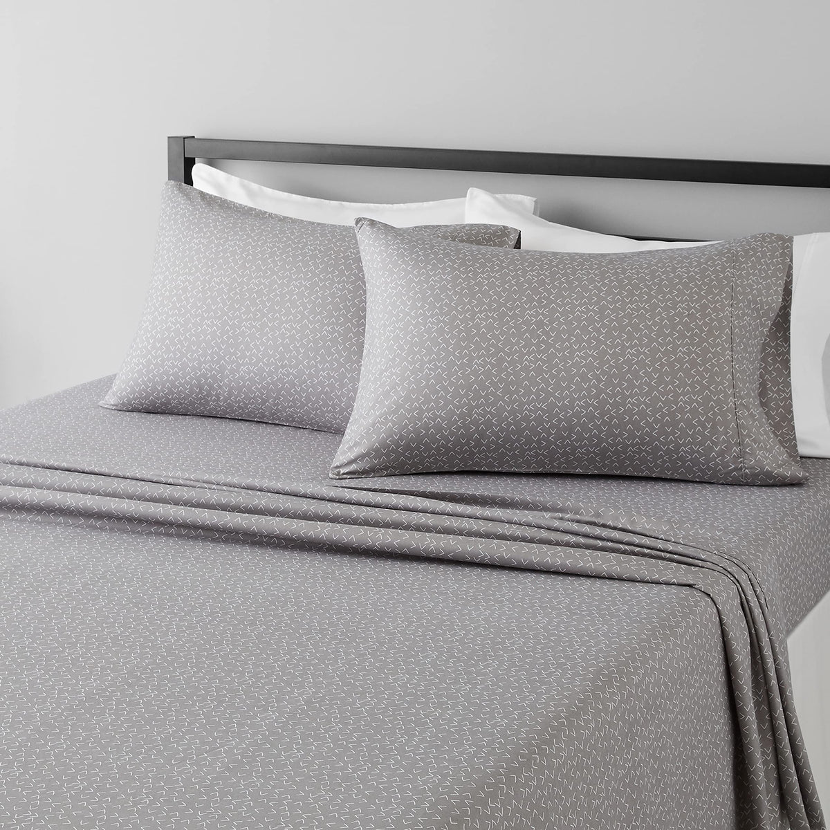 Amazon Basics Lightweight Super Soft Easy Care Wrinkle-Free Breathable Brushed Microfiber 3-Piece Bed Sheet Set with 14-Inch Deep Pockets, Twin, Dark Gray, Solid