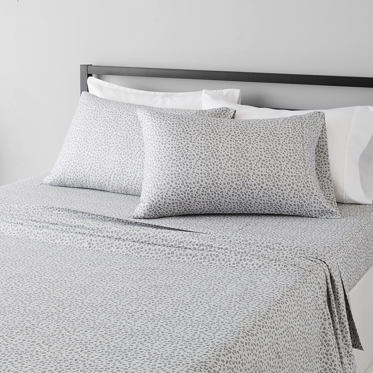 Amazon Basics Lightweight Super Soft Easy Care Wrinkle-Free Breathable Brushed Microfiber 3-Piece Bed Sheet Set with 14-Inch Deep Pockets, Twin, Dark Gray, Solid