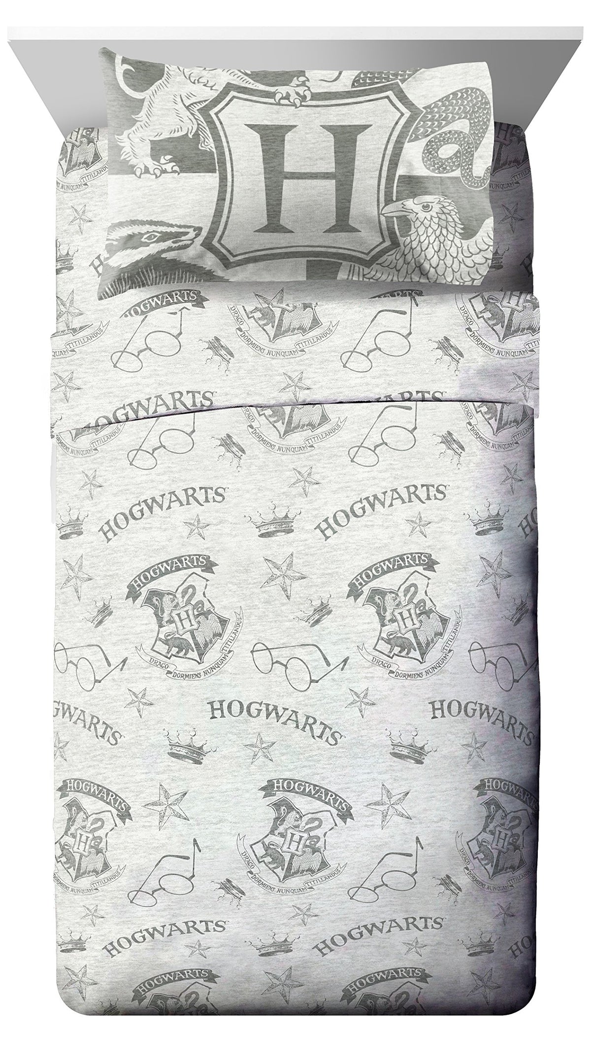 Jay Franco Kids Sheet Set with Fitted, Flat Sheets & Pillow Cover - Ultra-Soft Bedding with Pillowcase for Room Decor, White - Bluey, 3 Piece Toddler