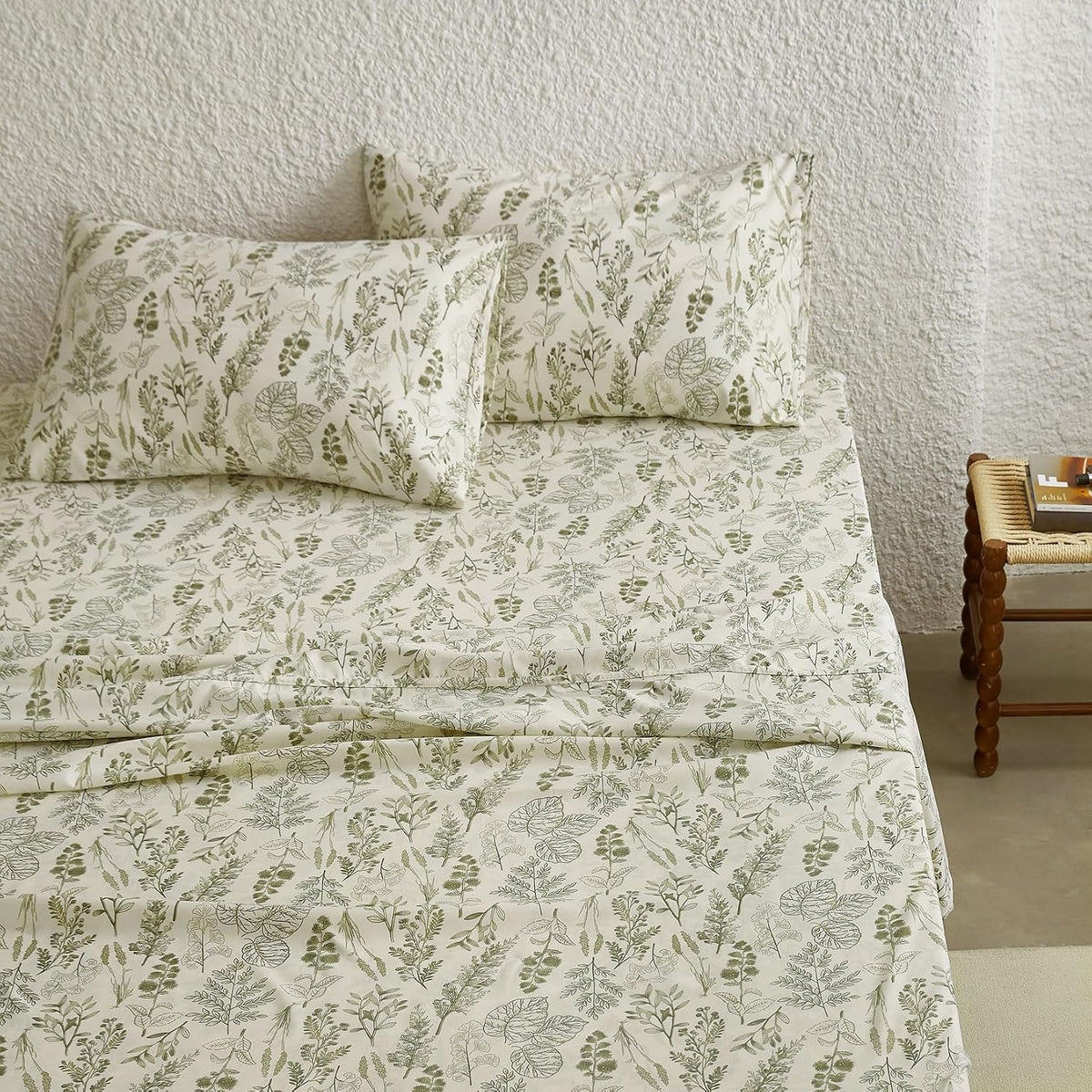 Wake In Cloud - Botanical Bed Sheets, 4-Piece Sheet Set, Floral Shabby Chic Leaves Pattern Printed Coquette Vintage Aesthetic Bedding, Deep Pocket, Olive Green, King Size