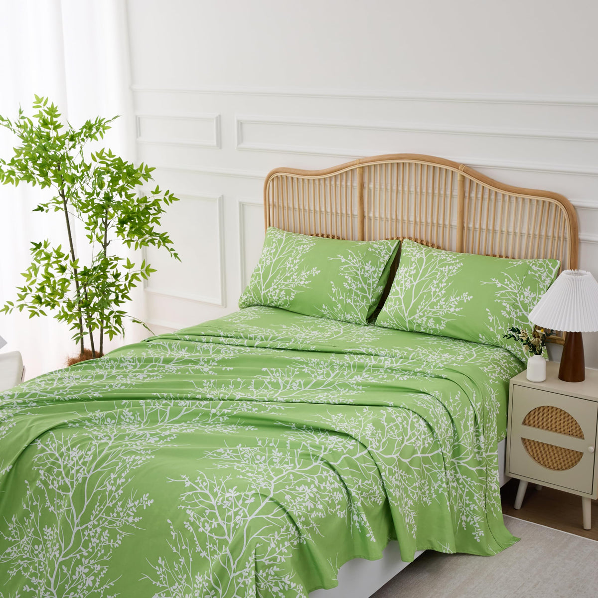 Home 4-Piece Elegant Soft Bed Sheet Set - King, Hunter/White
