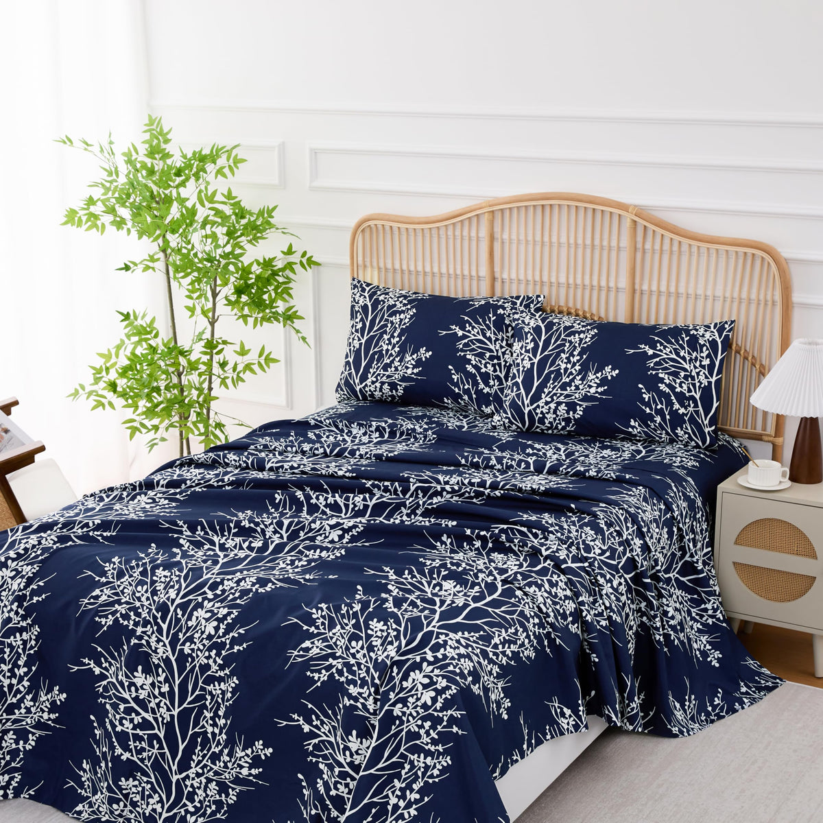Home 4-Piece Elegant Soft Bed Sheet Set - King, Hunter/White