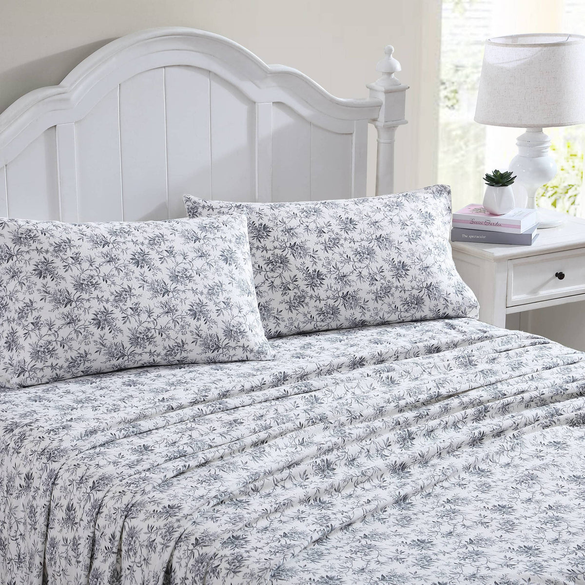 Laura Ashley - Twin Sheet Set with Fitted Sheet & Pillowcase