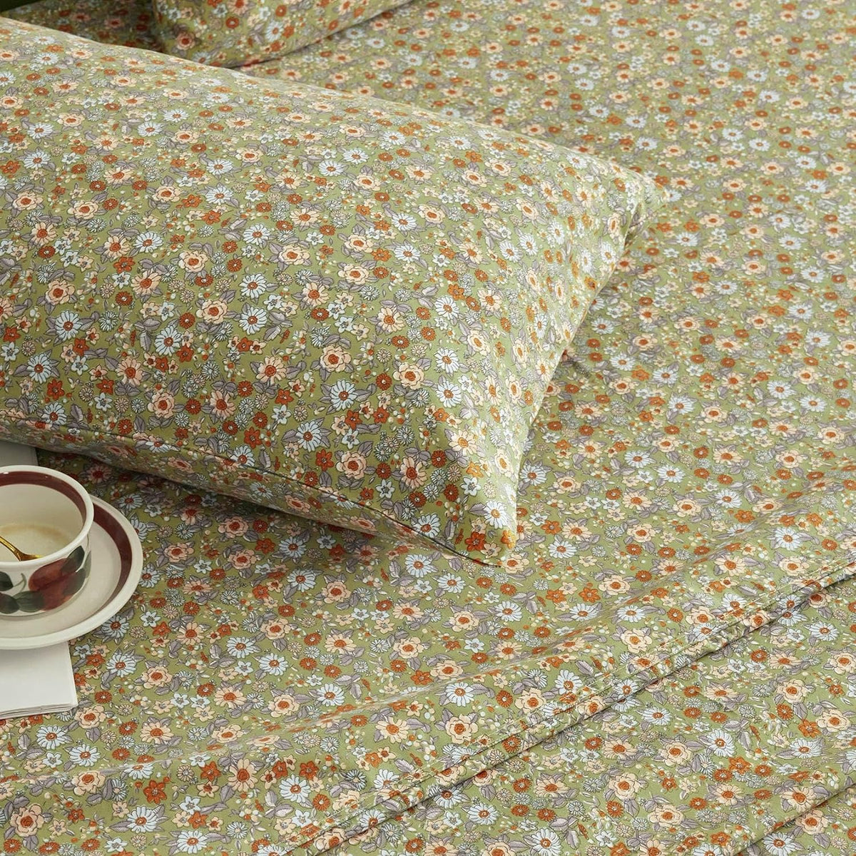 Wake In Cloud - Floral Bed Sheets, 4-Piece Sheet Set, Shabby Chic Flower Pattern Printed Country Coquette Cottage Aesthetic Bedding, Deep Pocket, Olive Green, King Size