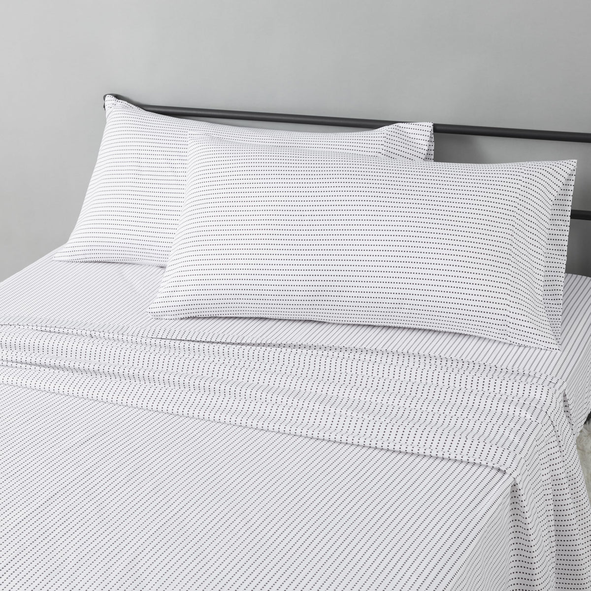 Amazon Basics Lightweight Super Soft Easy Care Wrinkle-Free Breathable Brushed Microfiber 3-Piece Bed Sheet Set with 14-Inch Deep Pockets, Twin, Dark Gray, Solid