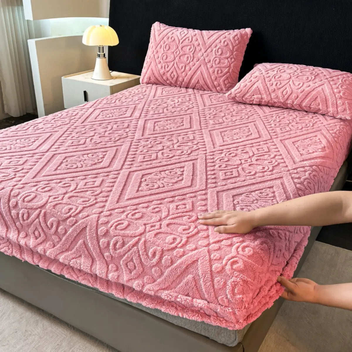 2/3pcs Solid Color Milk Velvet Fitted Sheet Mattress Cover Set, Ultra Soft Warm Bed Cover with 1/2 Pillowcases, Skin-Friendly Dustproof Breathable Sheets Polyester Bedding Set for Bedroom, Hotel & Guest Room, Bed Linens